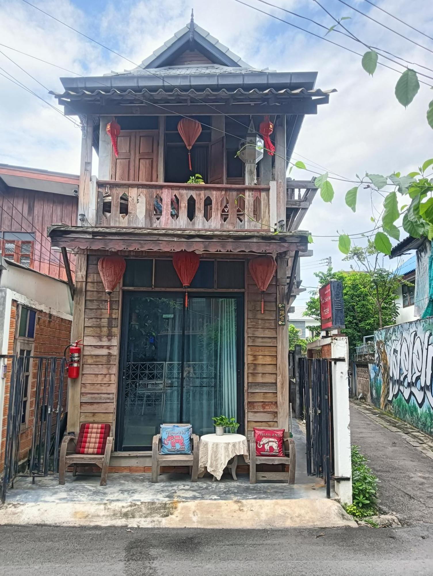 Huen Chiang Man Hostel (Adults Only) Chiang Mai Ngoại thất bức ảnh